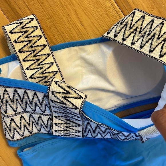 Exclusive Of Trims 2pc Unique And Trendy Bikini Swimsuit. Size S. D/5/A1444 - Picture 5 of 8